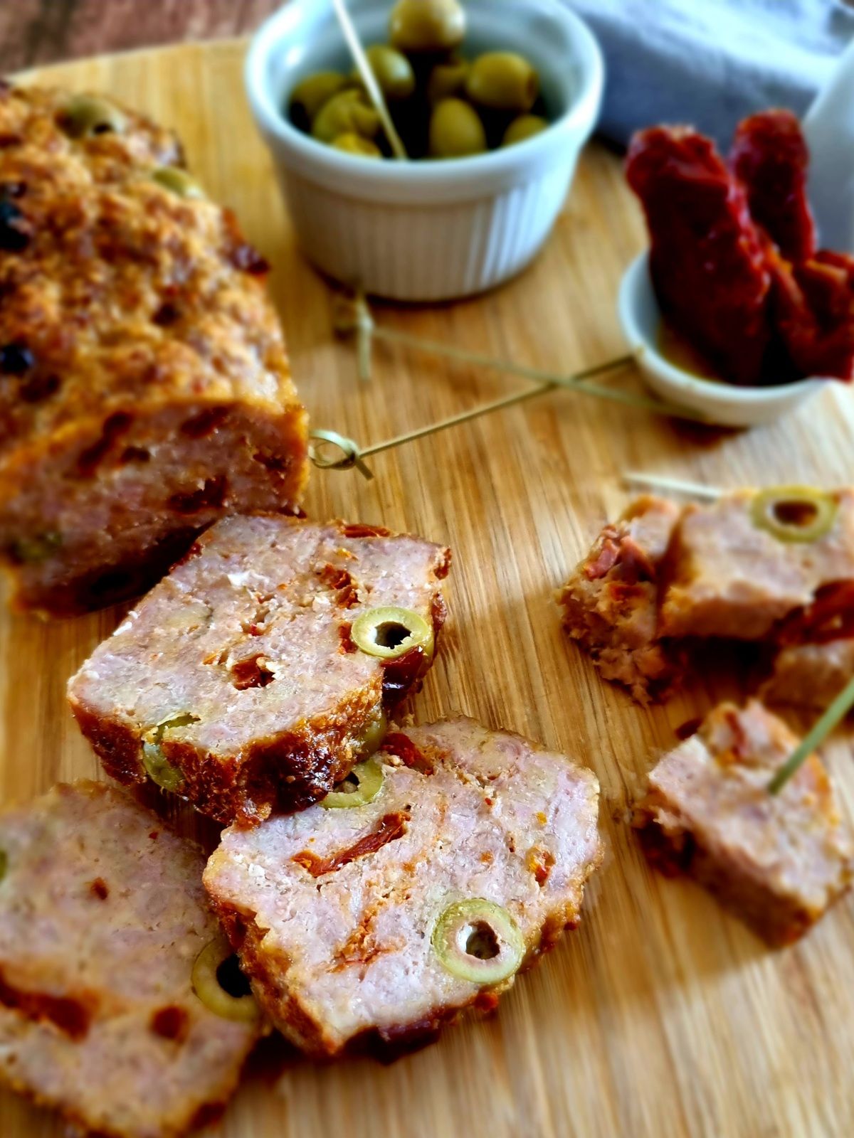 Pain de veau aux tomates séchées et olives