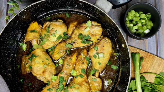 Poulet braisé à la sauce soja