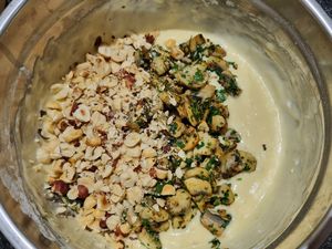 Cake chèvre, champignons et noisettes