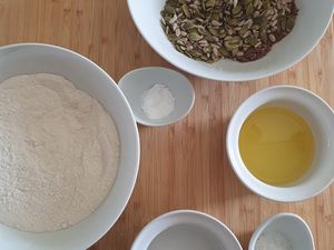 Crémeux d'aubergine et crackers aux graines