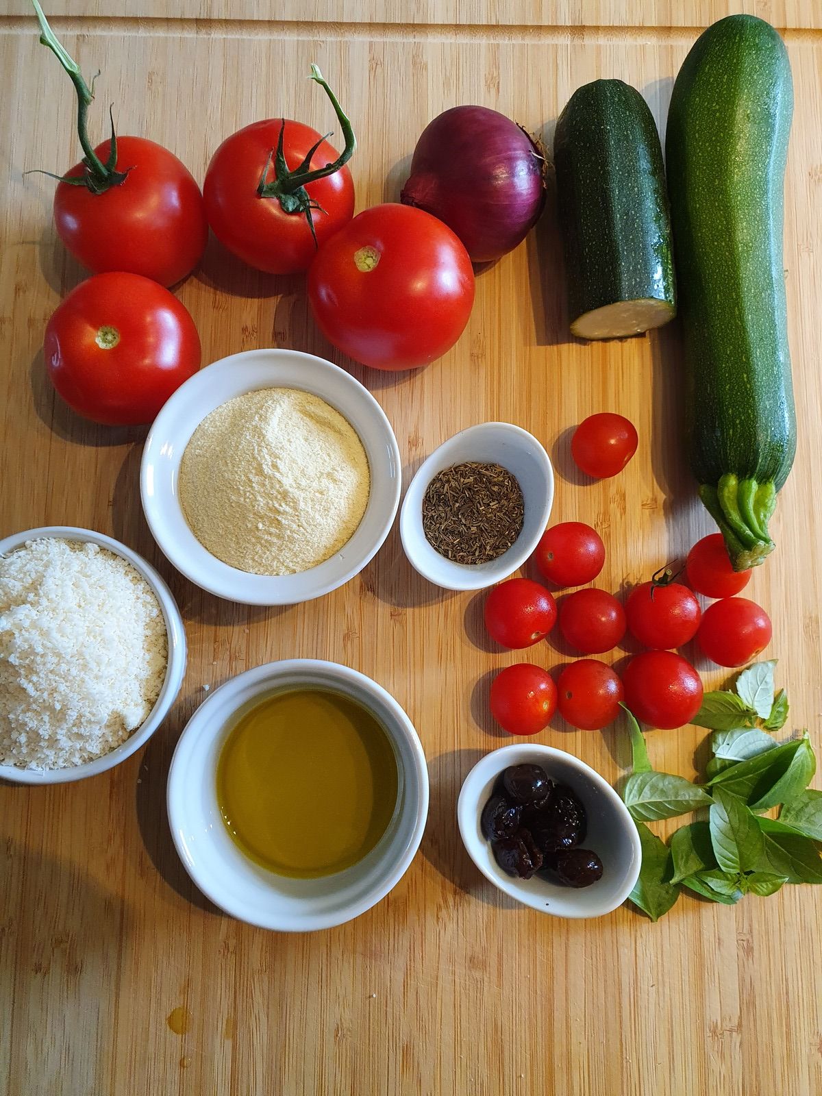 Pain de tomates, courgettes et oignons