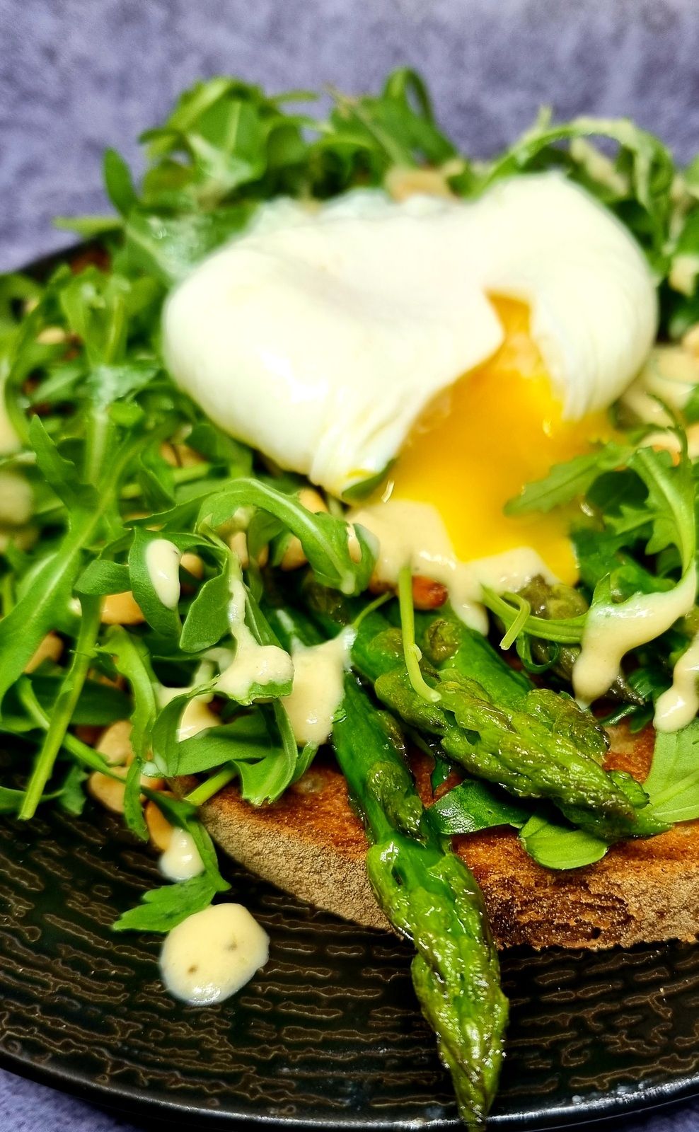 Bruschetta aux asperges grillées