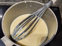 Crêpes fourrées aux petits pois et champignons