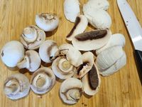 Tatin aux champignons, chèvre et tomates confites