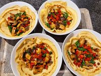 Bols de crêpes aux légumes et œufs cocotte