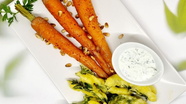 Une botte de carottes fanes