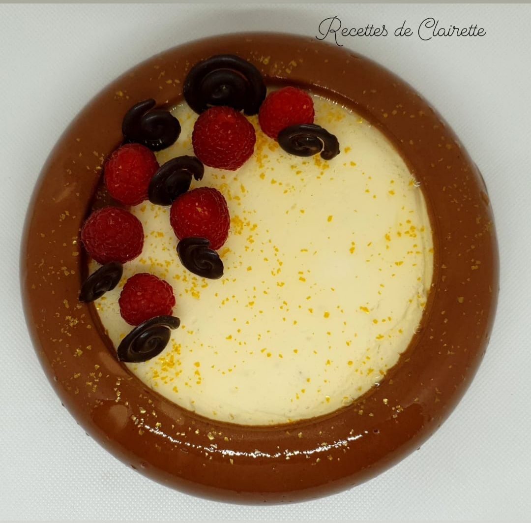 Entremet chocolat noir, citron vert, framboises