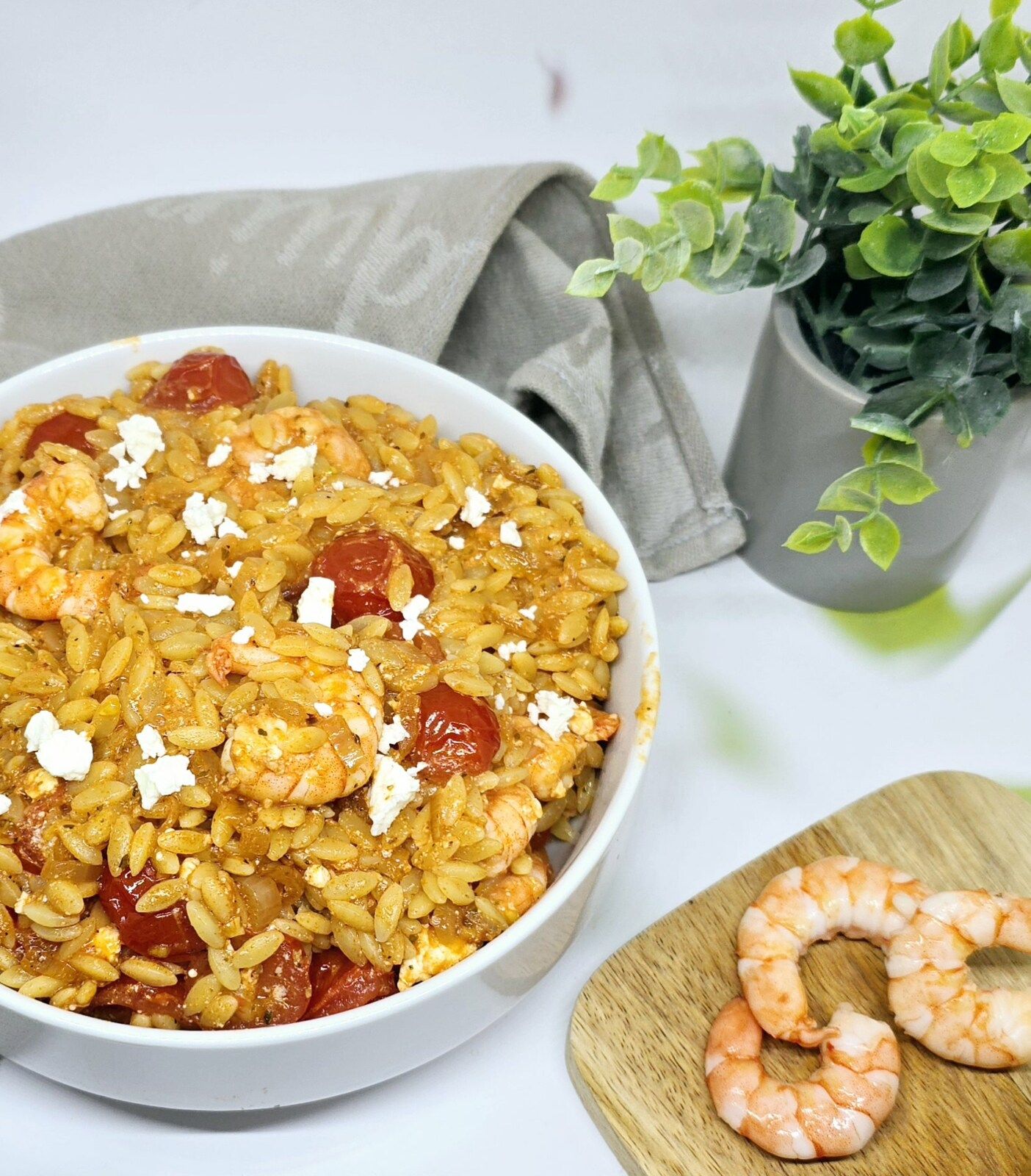 Pâtes orzo aux crevettes, tomates et vodka