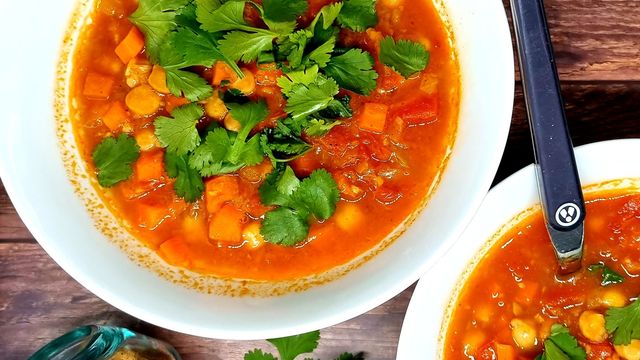 Soupe aux pois chiches et épices