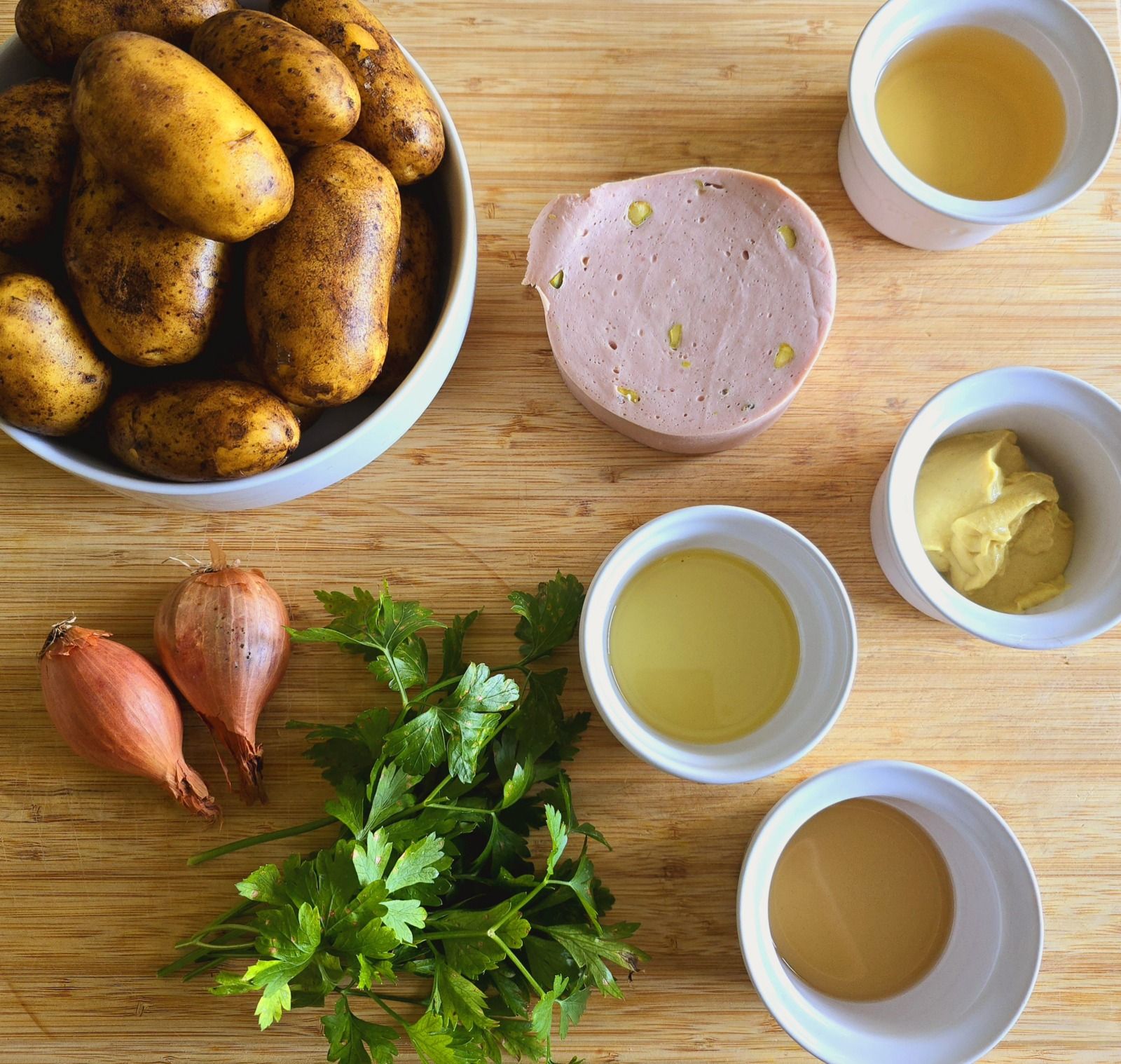 Salade de pommes de terre à la saucisse