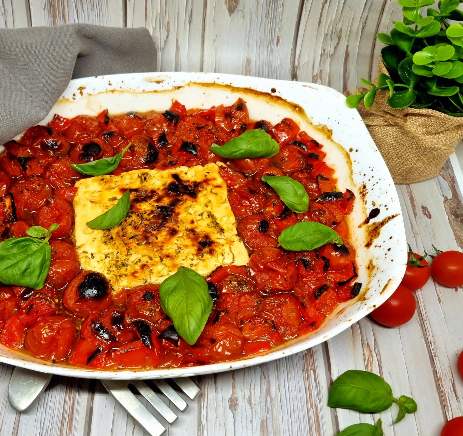 Fêta rôtie aux poivrons et tomates cerises