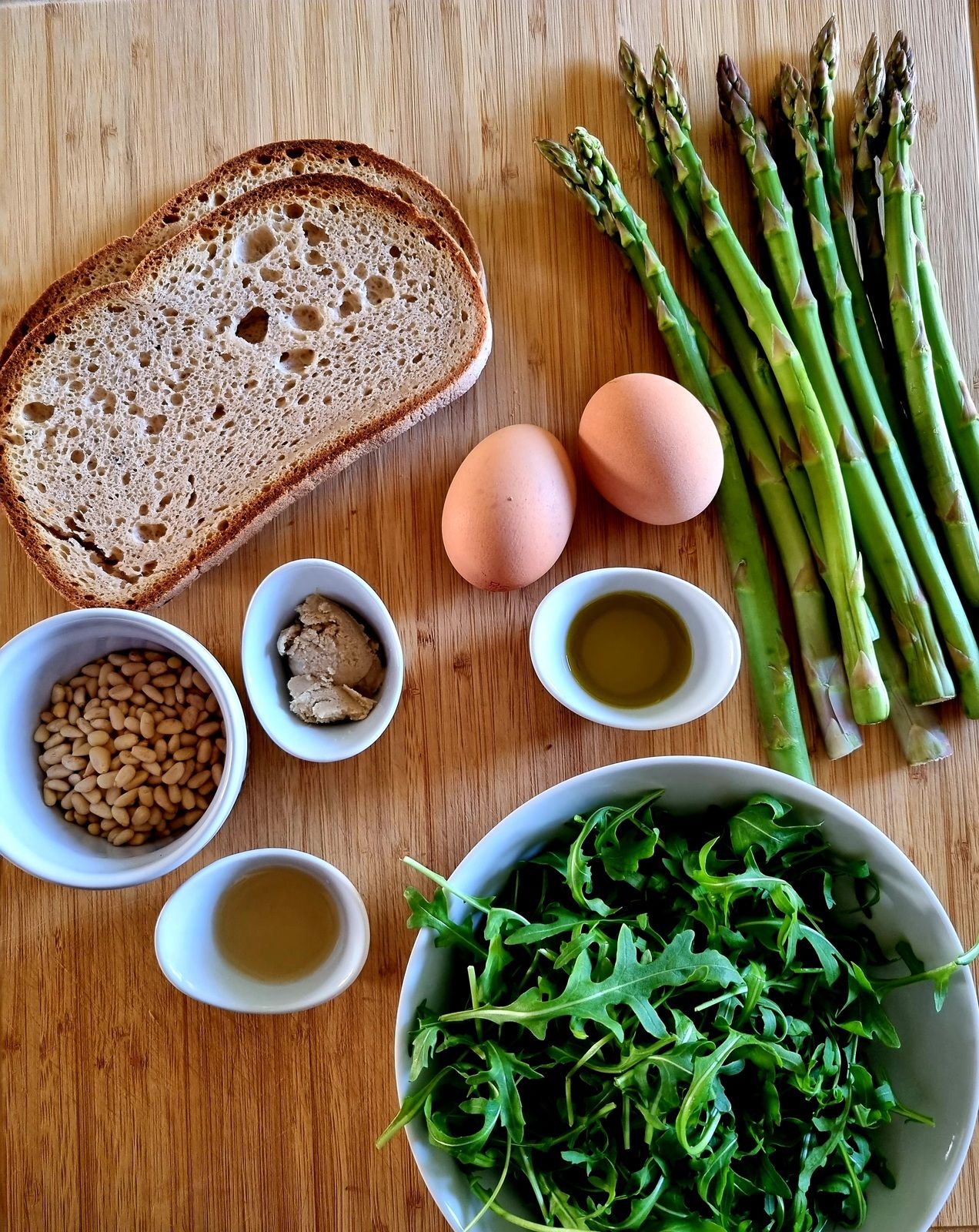 Bruschetta aux asperges grillées