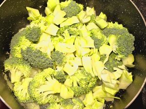 Soupe brocoli, épinards et burrata