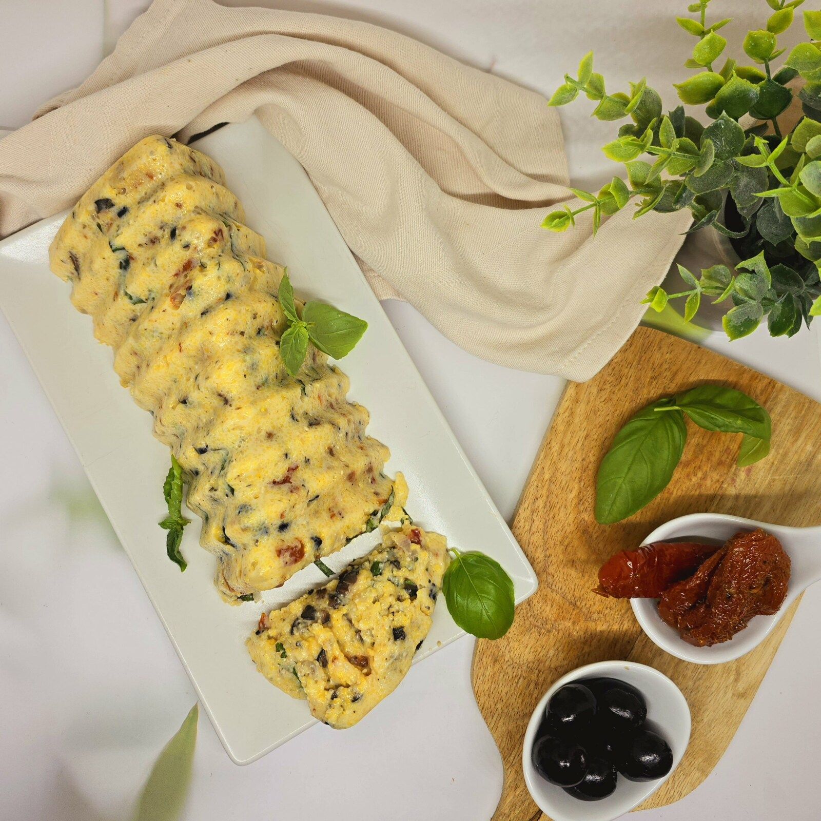 Cake de polenta aux saveurs méditerranéennes 