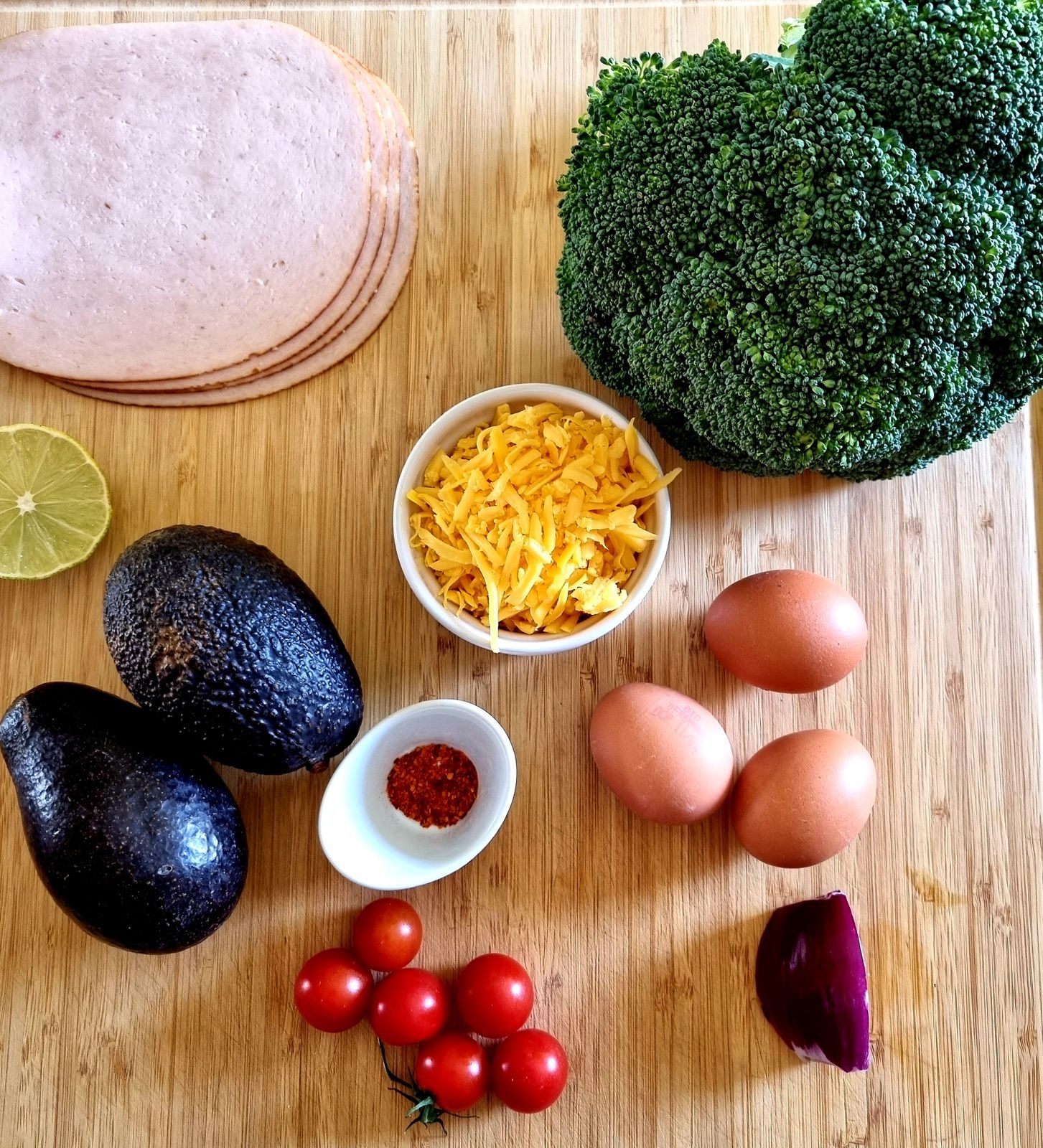 Roulé de brocoli au poulet et guacamole