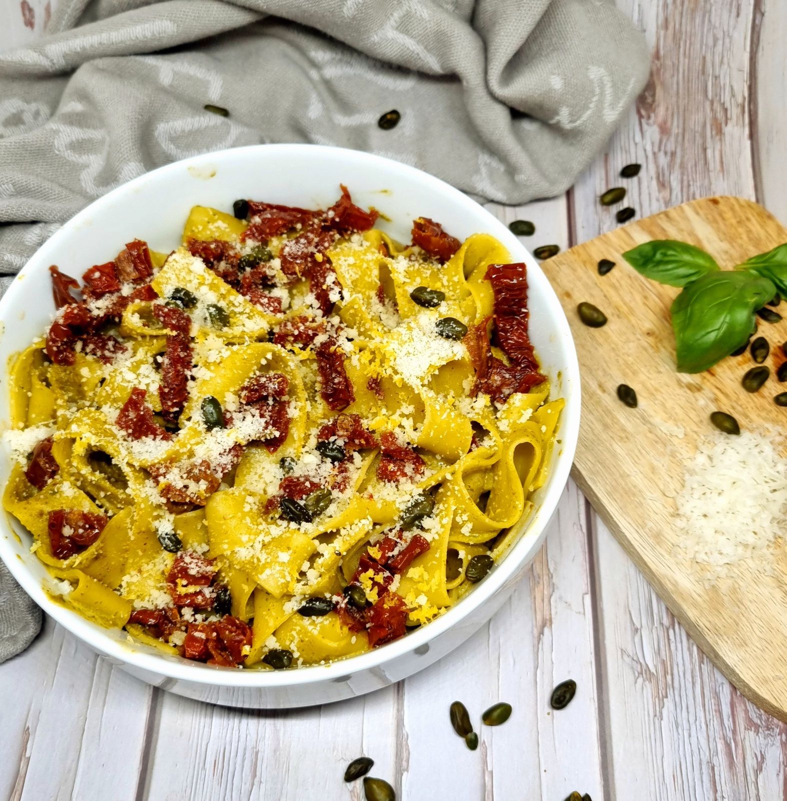 Pappardelles à la pistache et aux tomates séchées