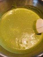 Gaufres d'épinards, œufs et bacon