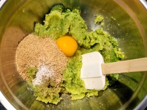 Boulettes de brocoli et scamorza fumée