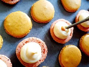 Macarons citron noisette