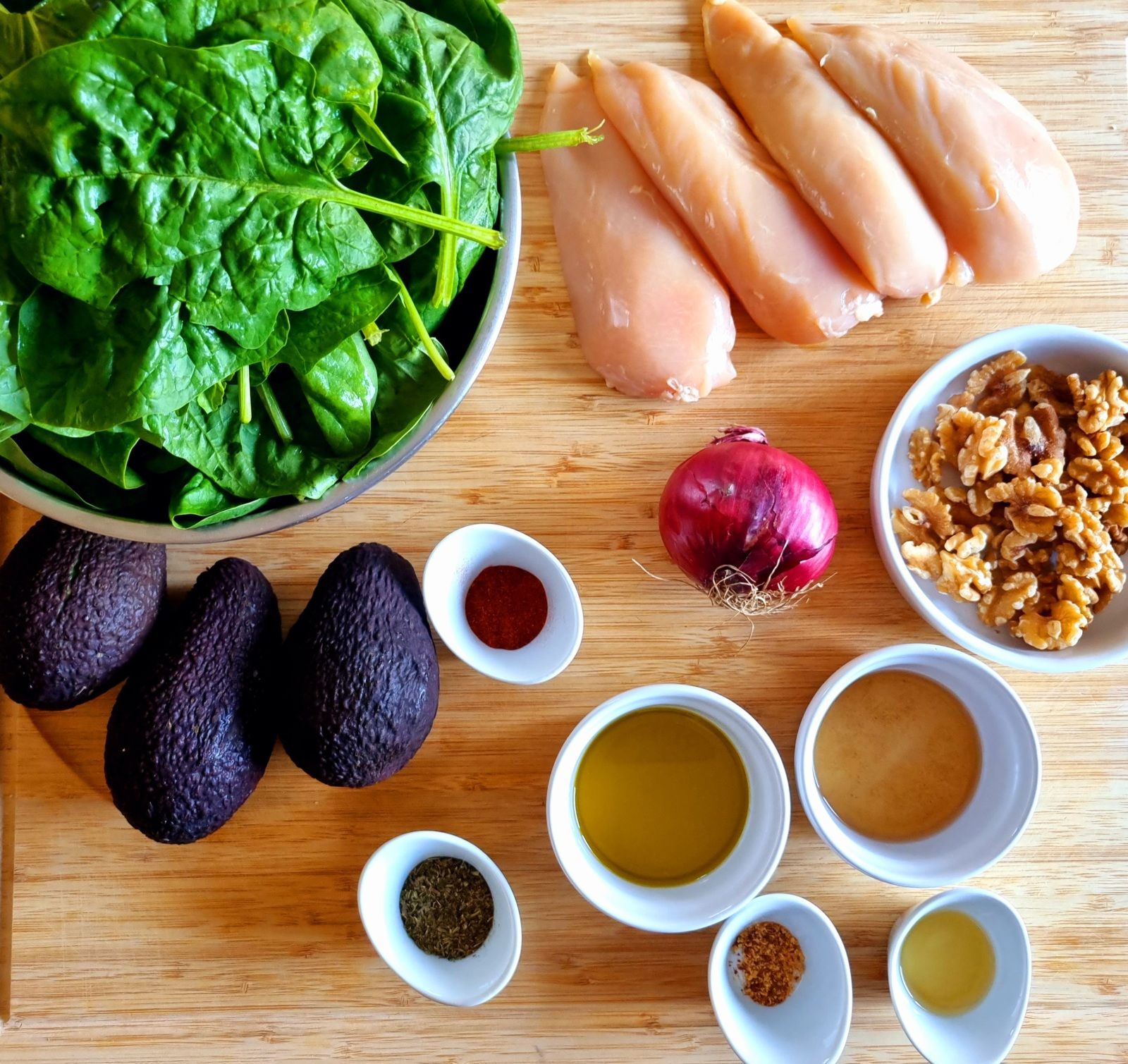 Salade poulet avocat et épinards