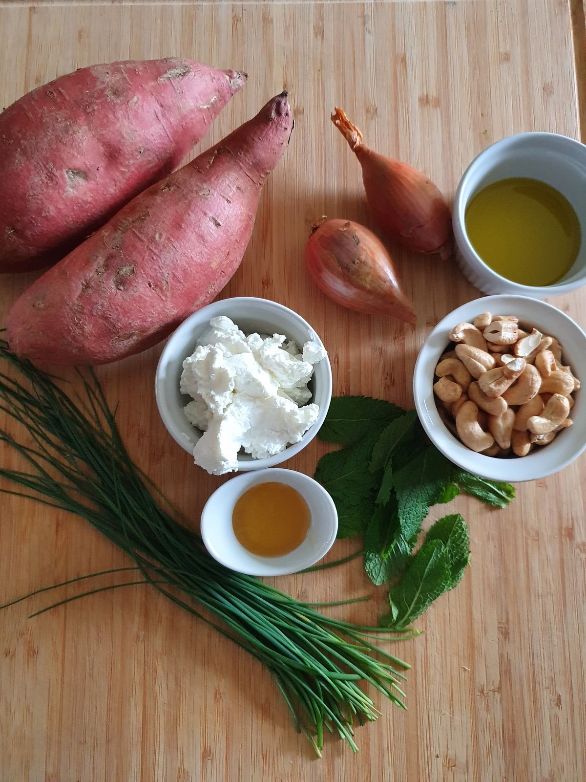 Patates douces rôties aux noix de cajou et chèvre