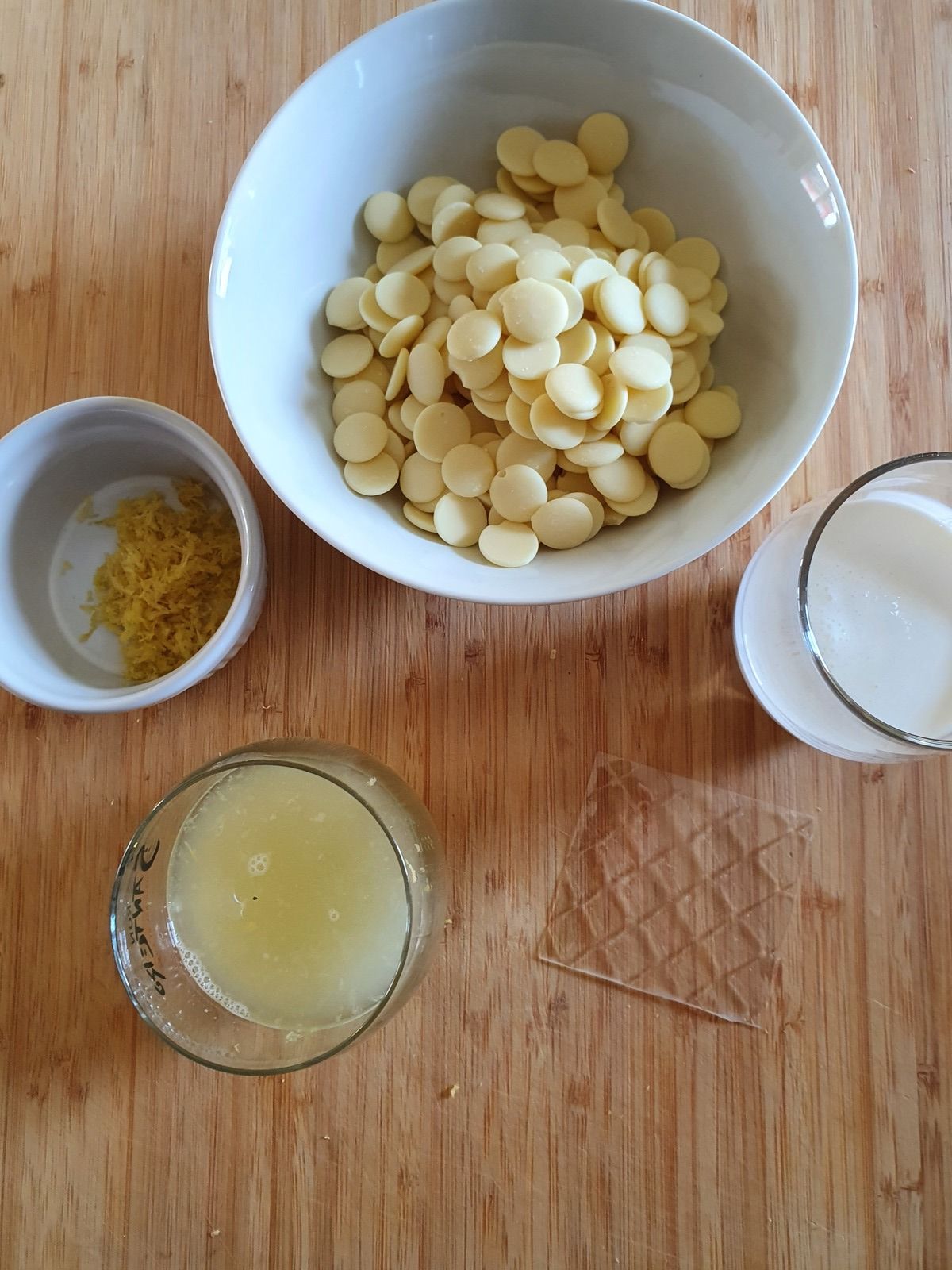 Macarons citron noisette