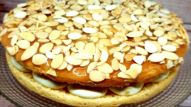 Le nid d'abeille (ou Bienenstich)