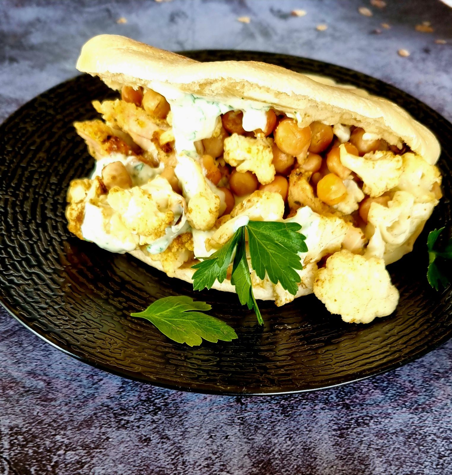 Pita au chou fleur et pois chiches grillés