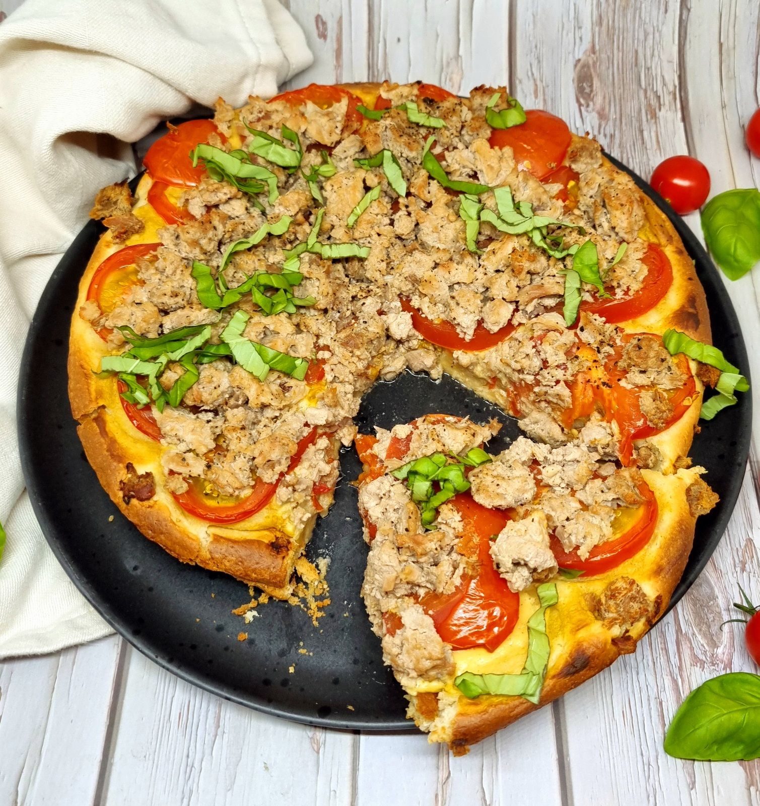 Tarte briochée aux tomates et au thon