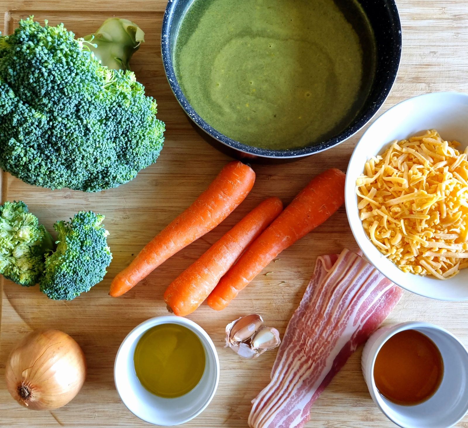 Soupe de brocoli, cheddar et poitrine fumée