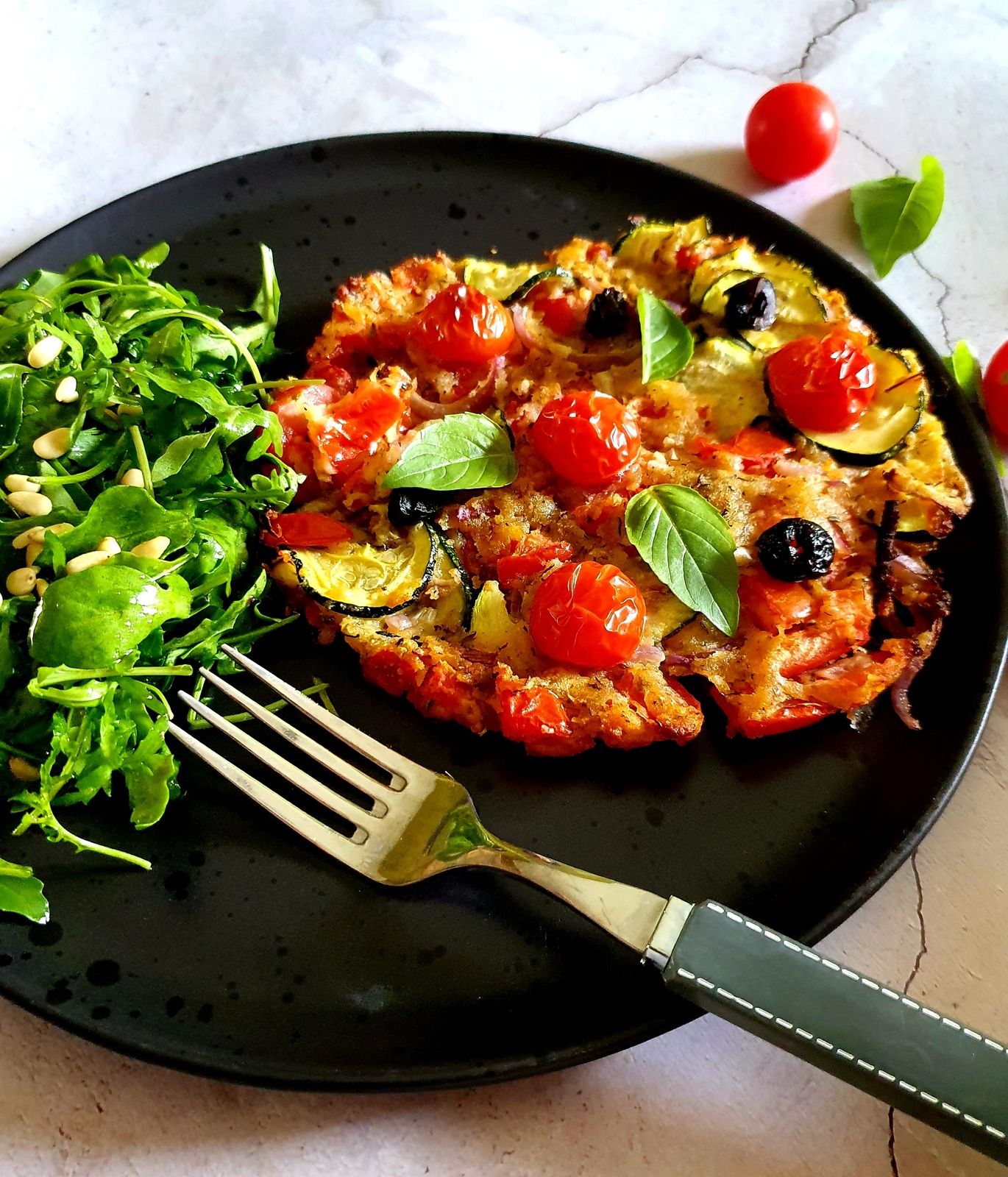 Pain de tomates, courgettes et oignons