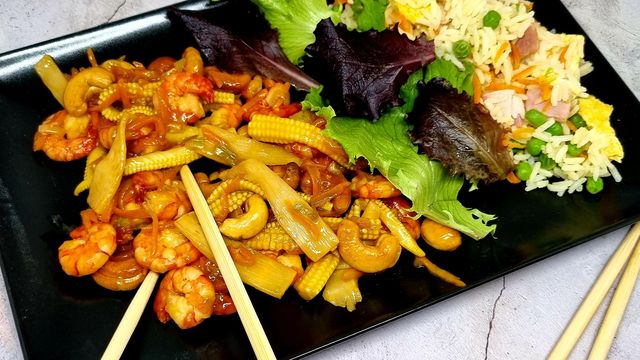 Crevettes sautées aux noix de cajou