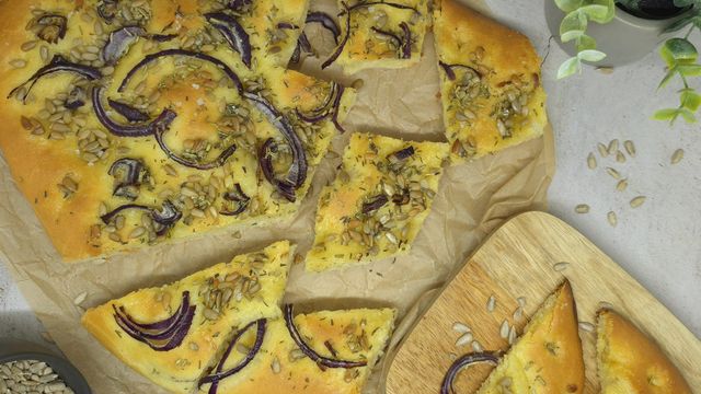 Focaccia oignon et graines de tournesol