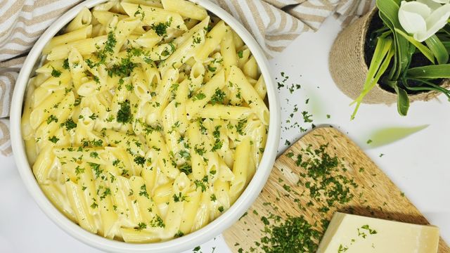 Pâtes crémeuses à l'ail et au parmesan
