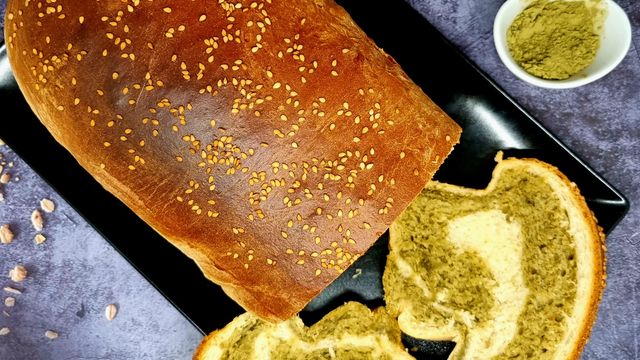 Pain brioché roulé au matcha