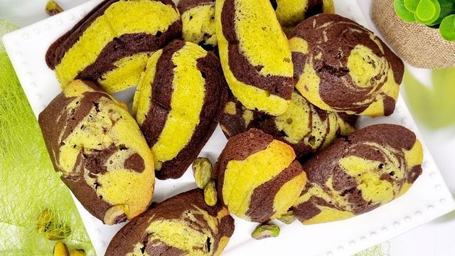 Madeleines marbrées chocolat pistache