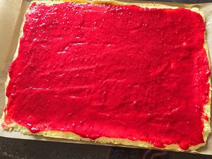 Roulé framboises pistache