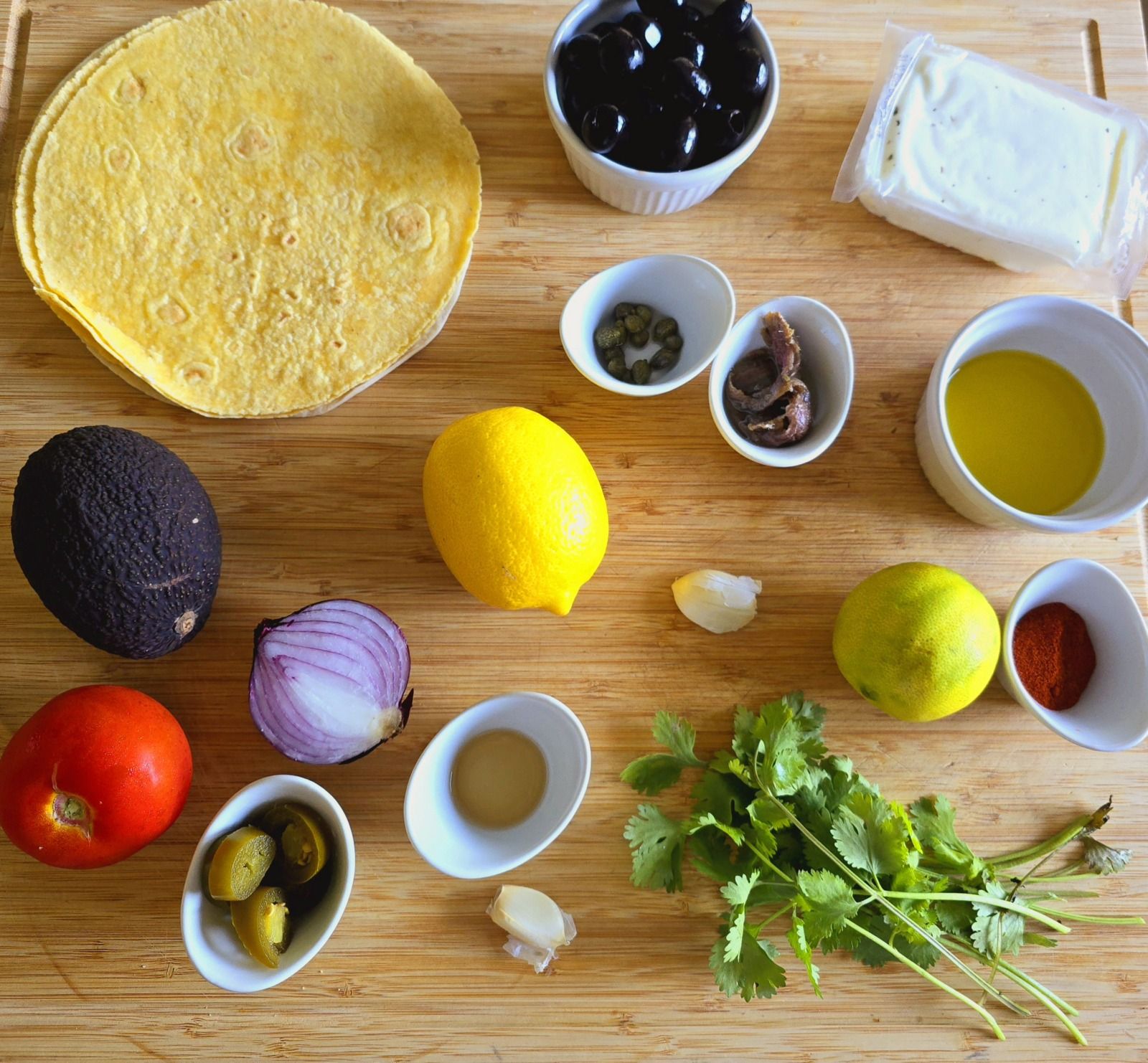 Tacos au halloumi, tapenade et salsa