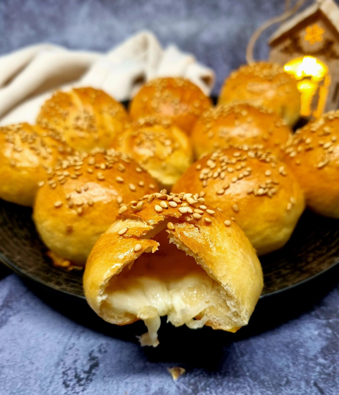 Petits pains fourrés à la scamorza fumée