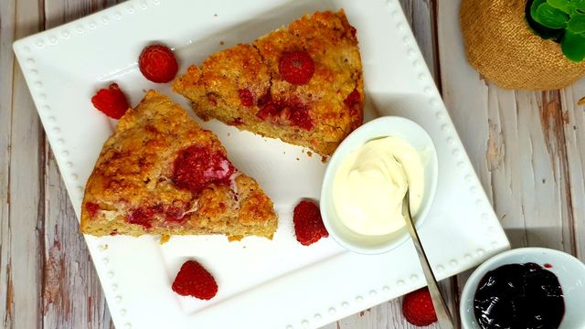 Scones aux framboises