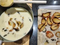 Soupe végane à l'oignon caramélisé