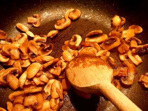 Gratin de pennes aux champignons, sauce potimarron