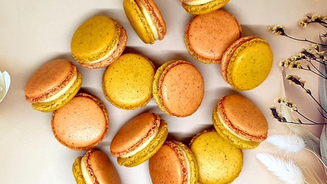 Macarons citron noisette
