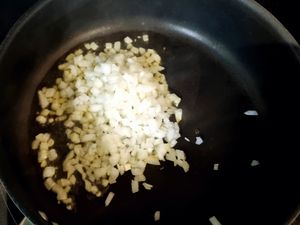 Terrine de poulet, légumes et herbes