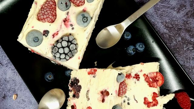 Semifreddo aux fruits rouges