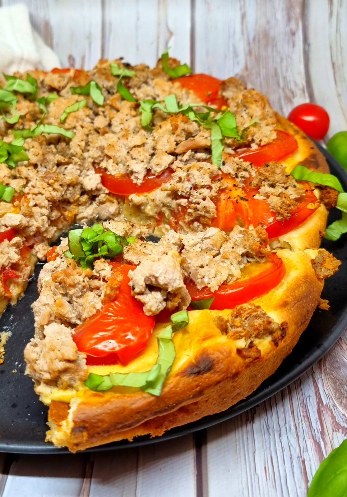 Tarte briochée aux tomates et au thon