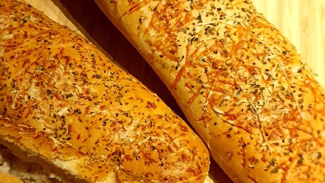 Pain moelleux parmesan origan