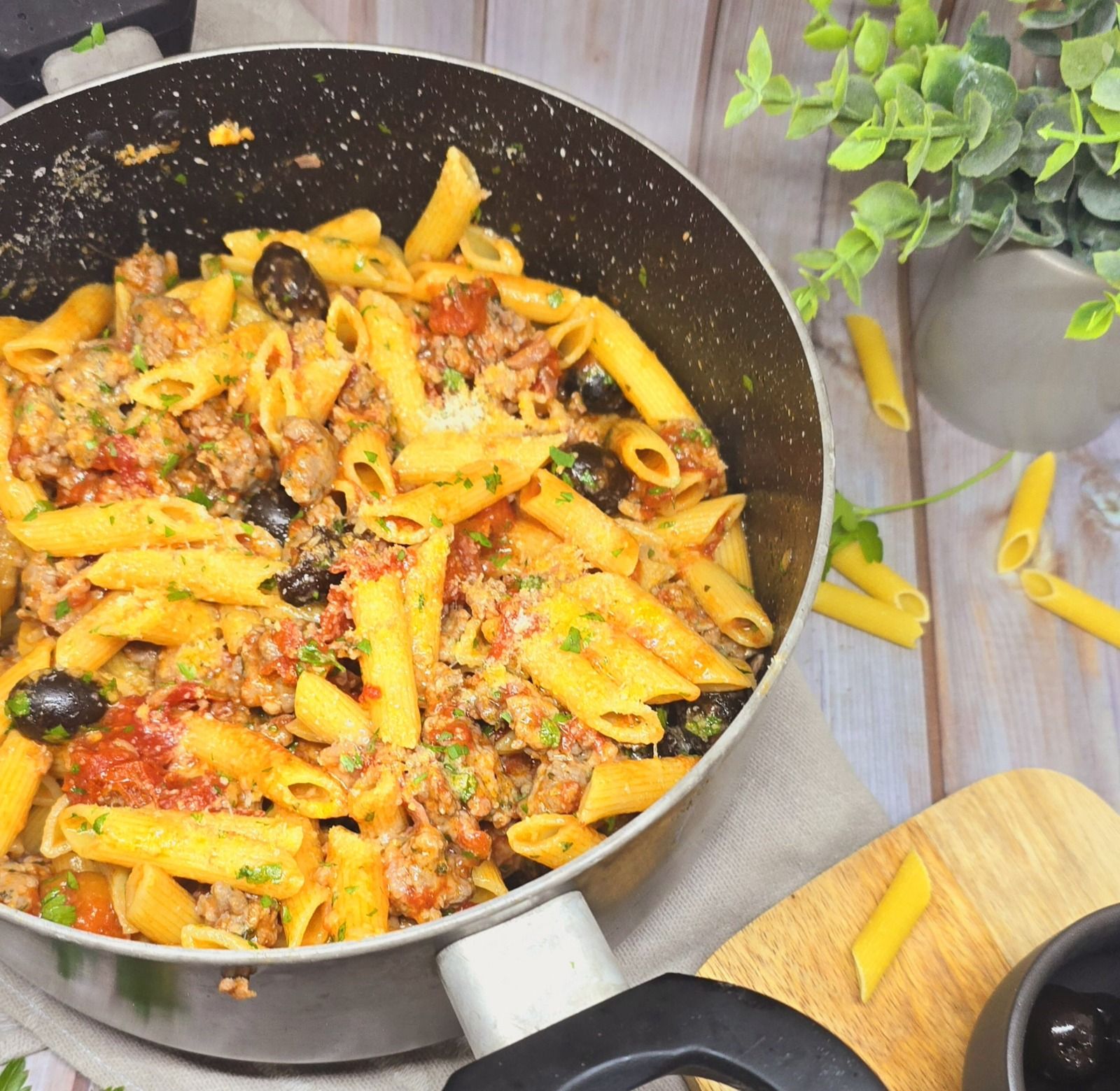 Pennes au porc et aux olives