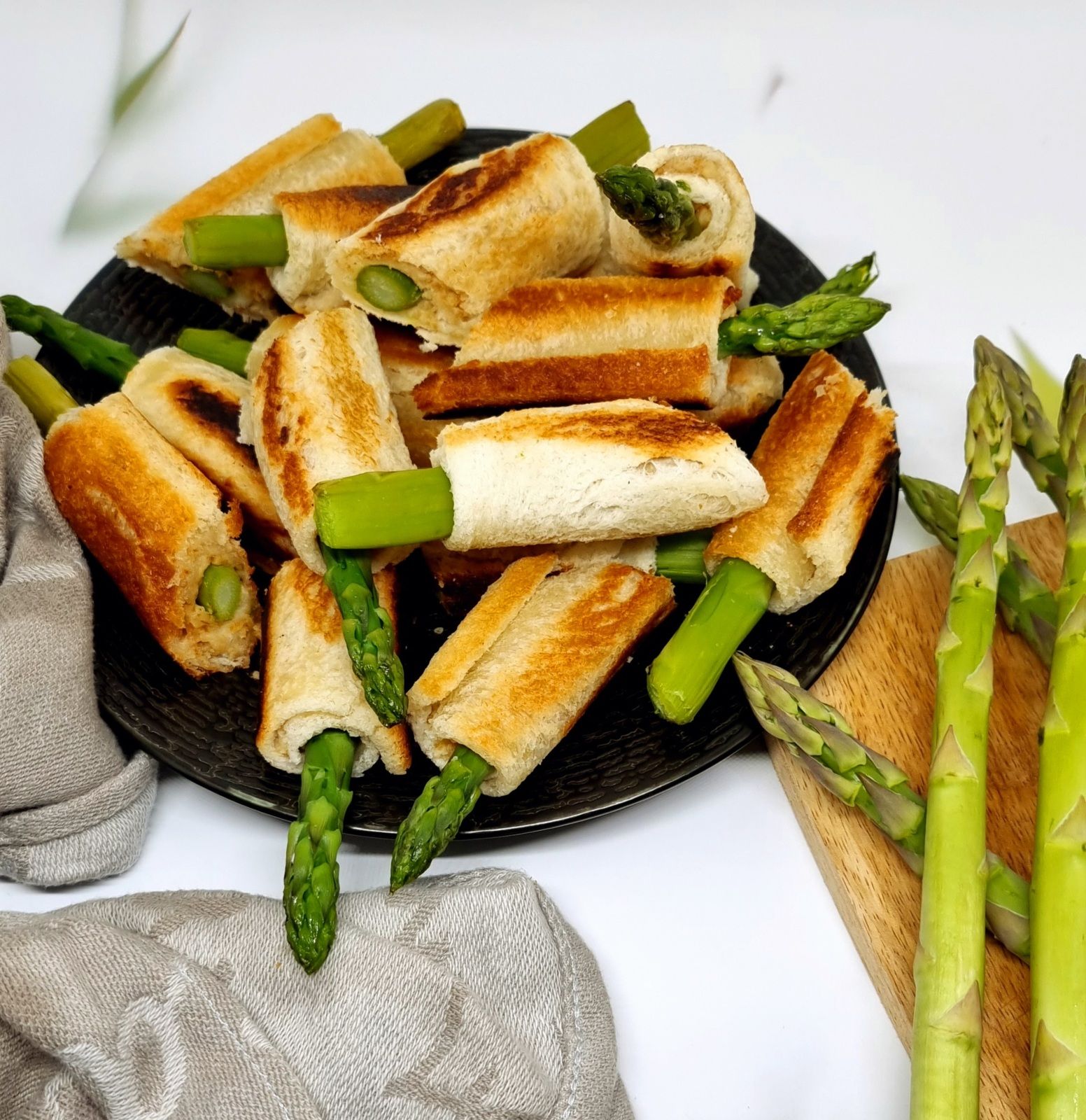 Rouleaux d'asperges vertes
