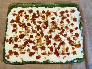 Omelette roulée épinards et tomates séchées